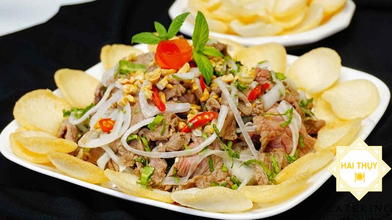 Gỏi bò tái me