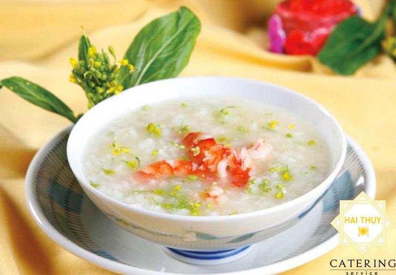 Khai vị 3 món: gỏi tiến vua tôm thịt + chạo tôm + chả cá thác lác chiên cốm xanh