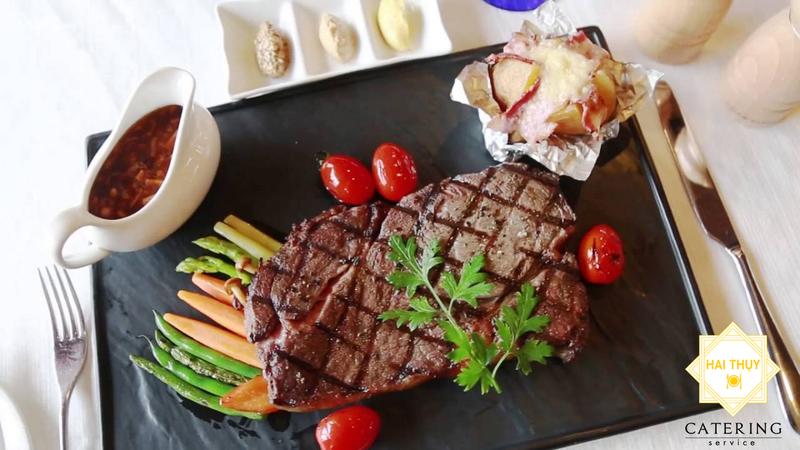 Thăn Ngoại/ Sốt tiêu, sốt rượu vang (Australian Ribeye)