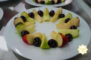 Hương vị ngọt ngào của từng miếng trái cây chín mọng được chọn để khép lại buổi tiệc