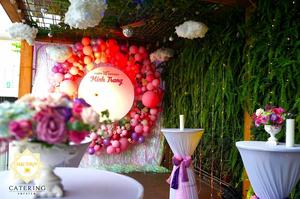 Background chính của Minh Trang - tuổi 18 được Hai Thuỵ Catering lên ý tưởng vô cùng dễ thương và nhẹ nhàng