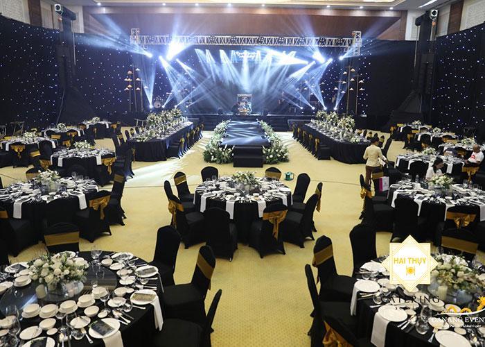 Và chúng tôi sẽ phục vụ bạn, bằng cả trái tim