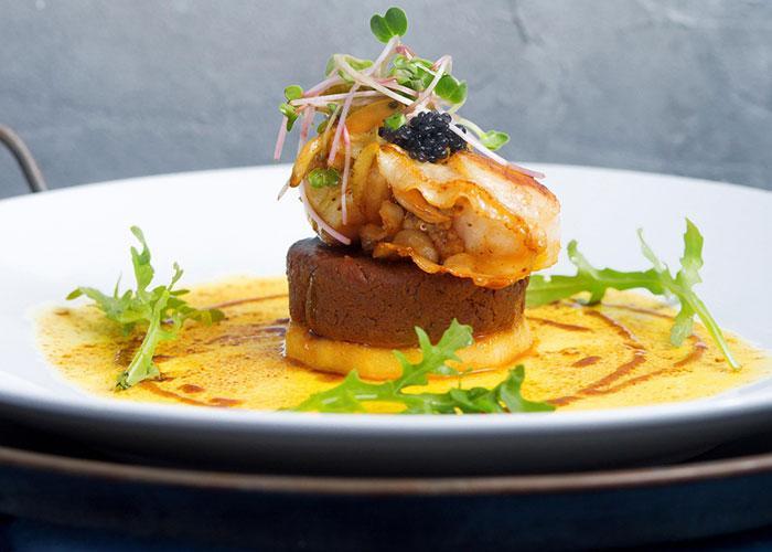 Khâu ẩm thực buổi tiệc báo hỷ