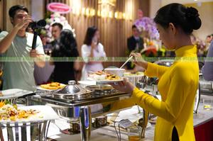 Đem đến buổi tiệc  buffet hoàn hảo tại mọi nơi quý khách muốn 