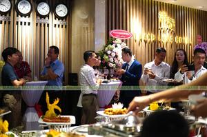 Tiệc khai trường buffet hoàn hảo của khách sạn Thành Long 