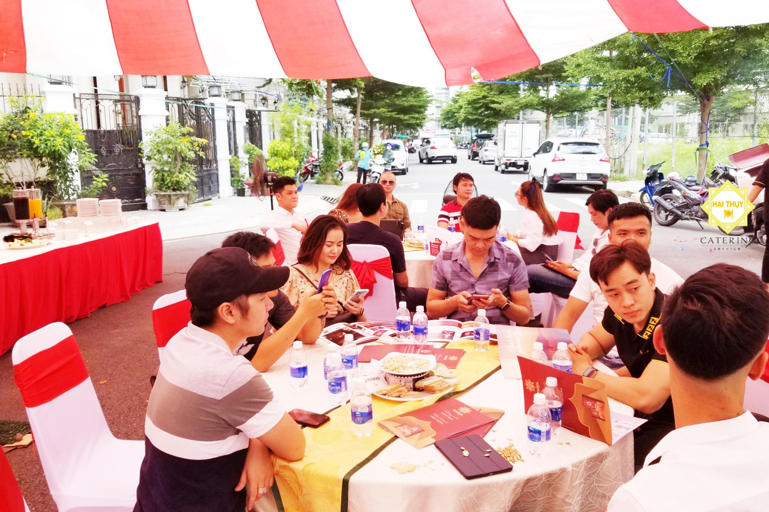 Tổ chức tiệc gia đình cuối năm ấm cúng với các món đơn giản