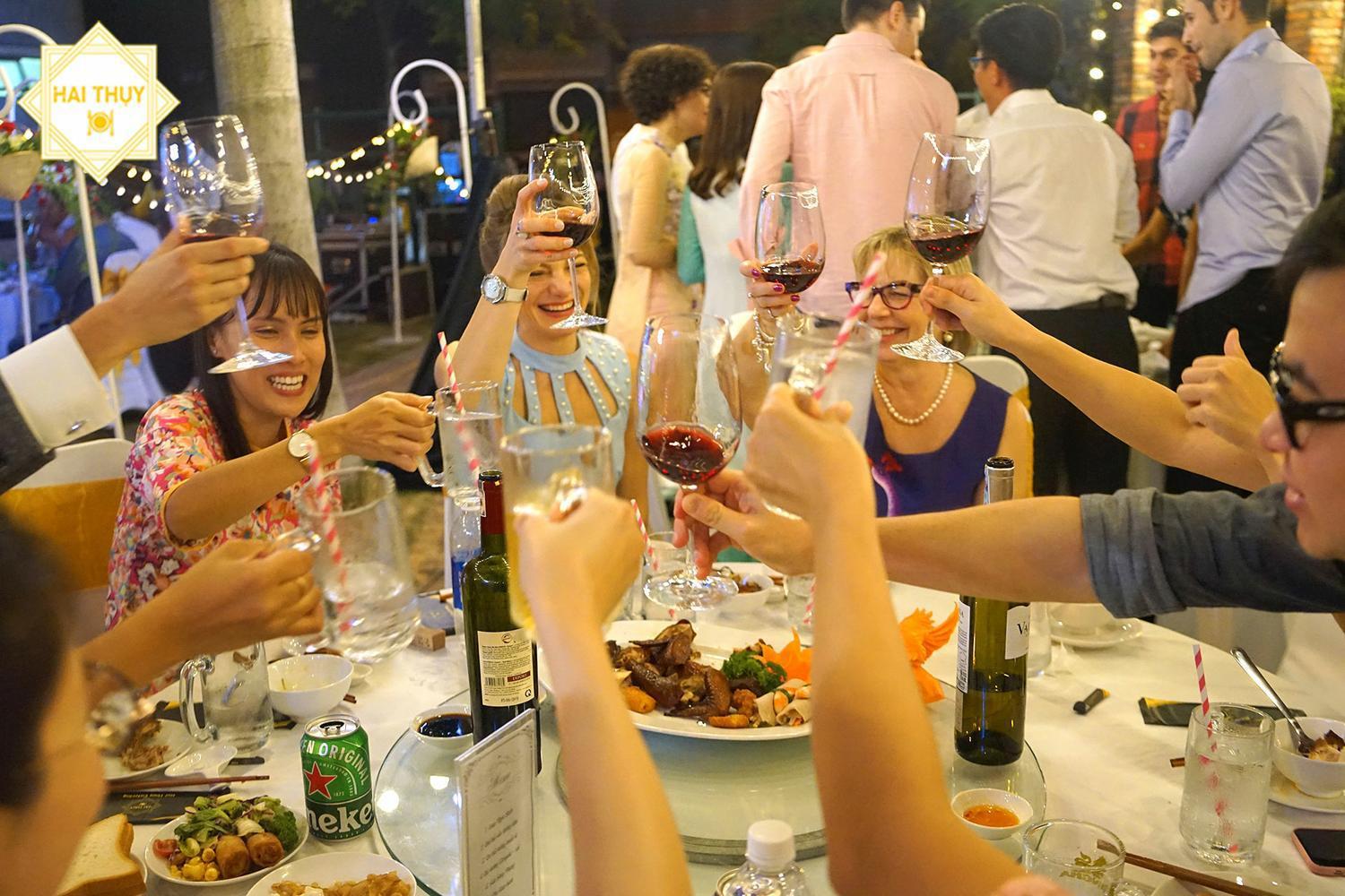 Đặt tiệc khai trương - Liên hệ đặt tiệc khai trương