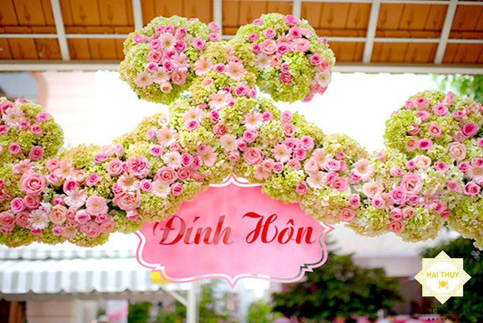 Tiệc đính hôn có ý nghĩa như thế nào? Có nên sử dụng dịch vụ đặt tiệc đính hôn hay không?