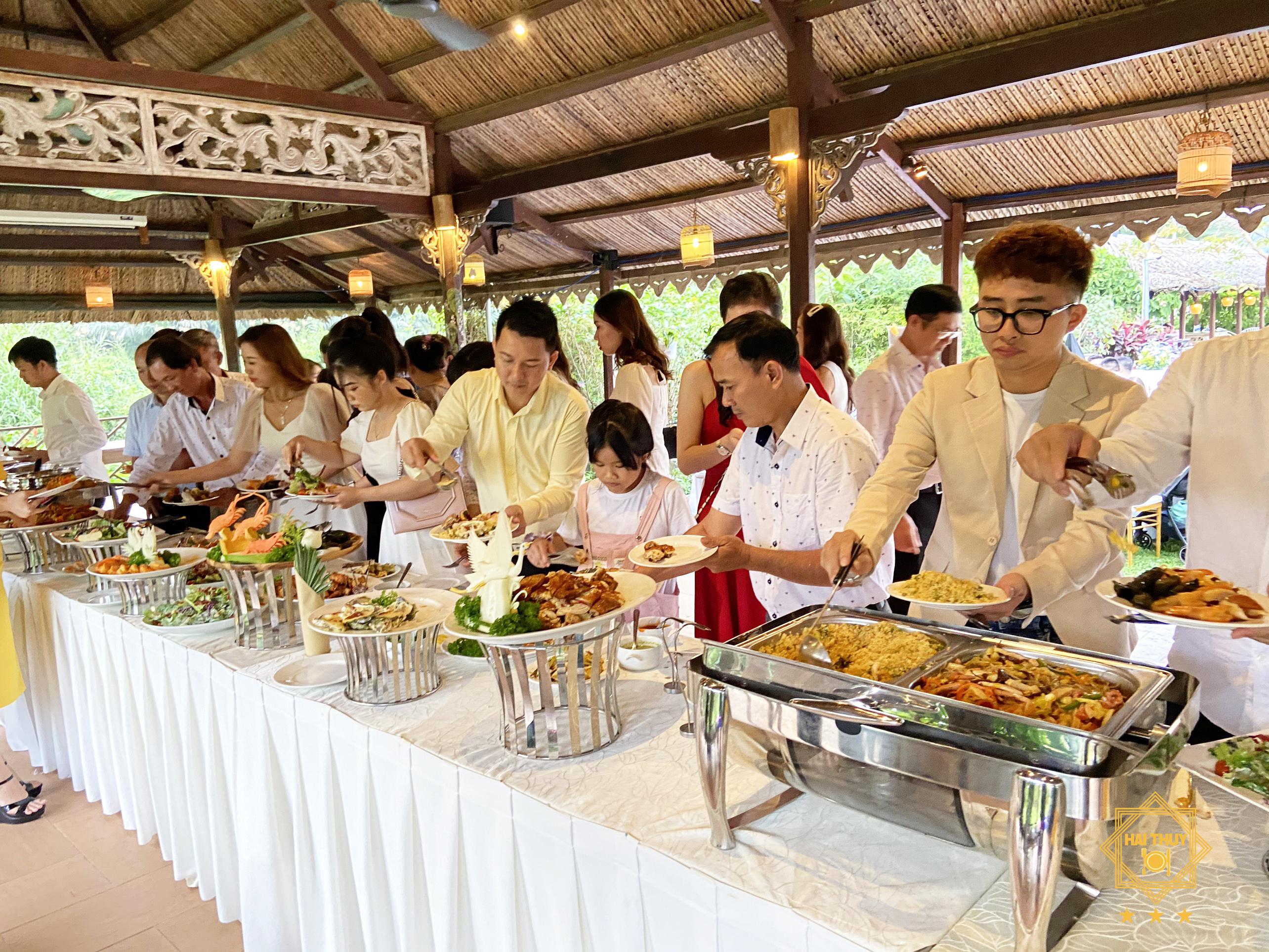 đặt tiệc tại nhà ở đâu tốt nhất