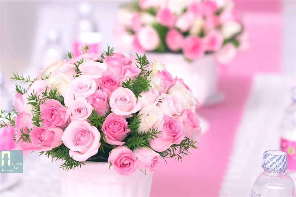 Cách cắm hoa để bàn ngày đám cưới đẹp, đơn giản nhất