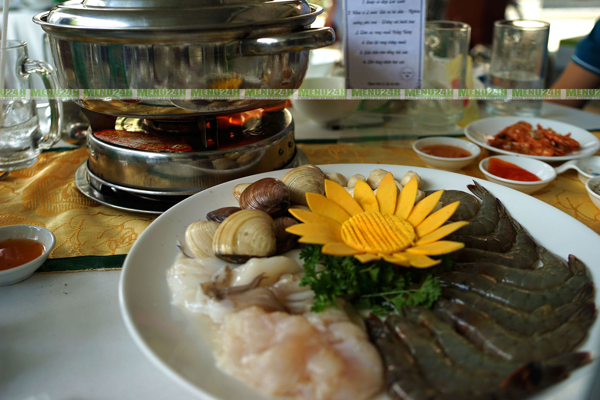 dat-tiec-thoi-noi-tai-nha-menu24h (3)